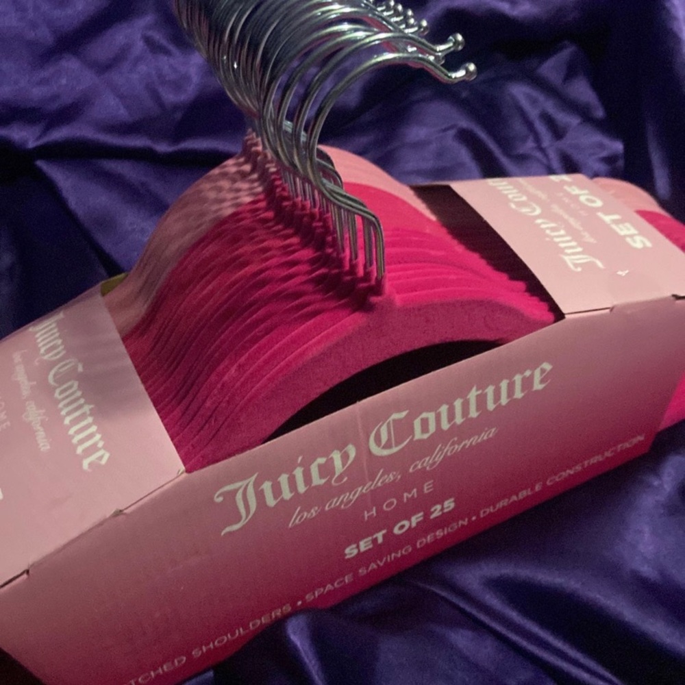 Juicy Couture Pink Velvet Hangers Set - Picture 3 of 4